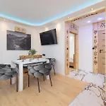 Unique For 6 People In With Access To Sauna By Renters Apartmán