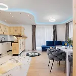 Apartmán Unique For 6 People In With Access To Sauna By Renters Zakopane